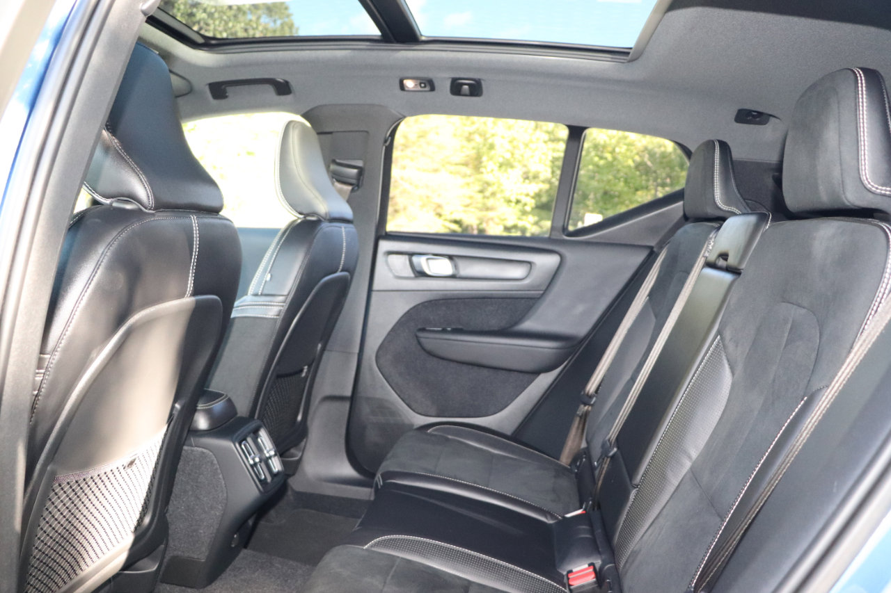 Used 2020 Volvo XC40 T5 R-Design image 30