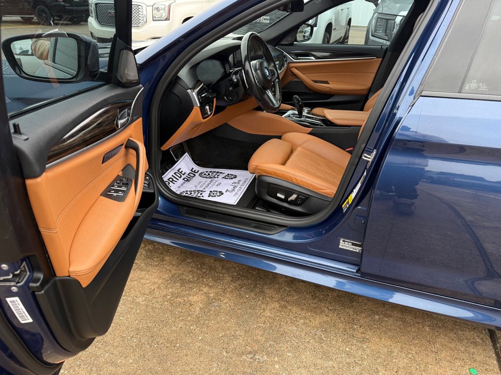 Used 2022 BMW 530e w/ Premium Package image 19