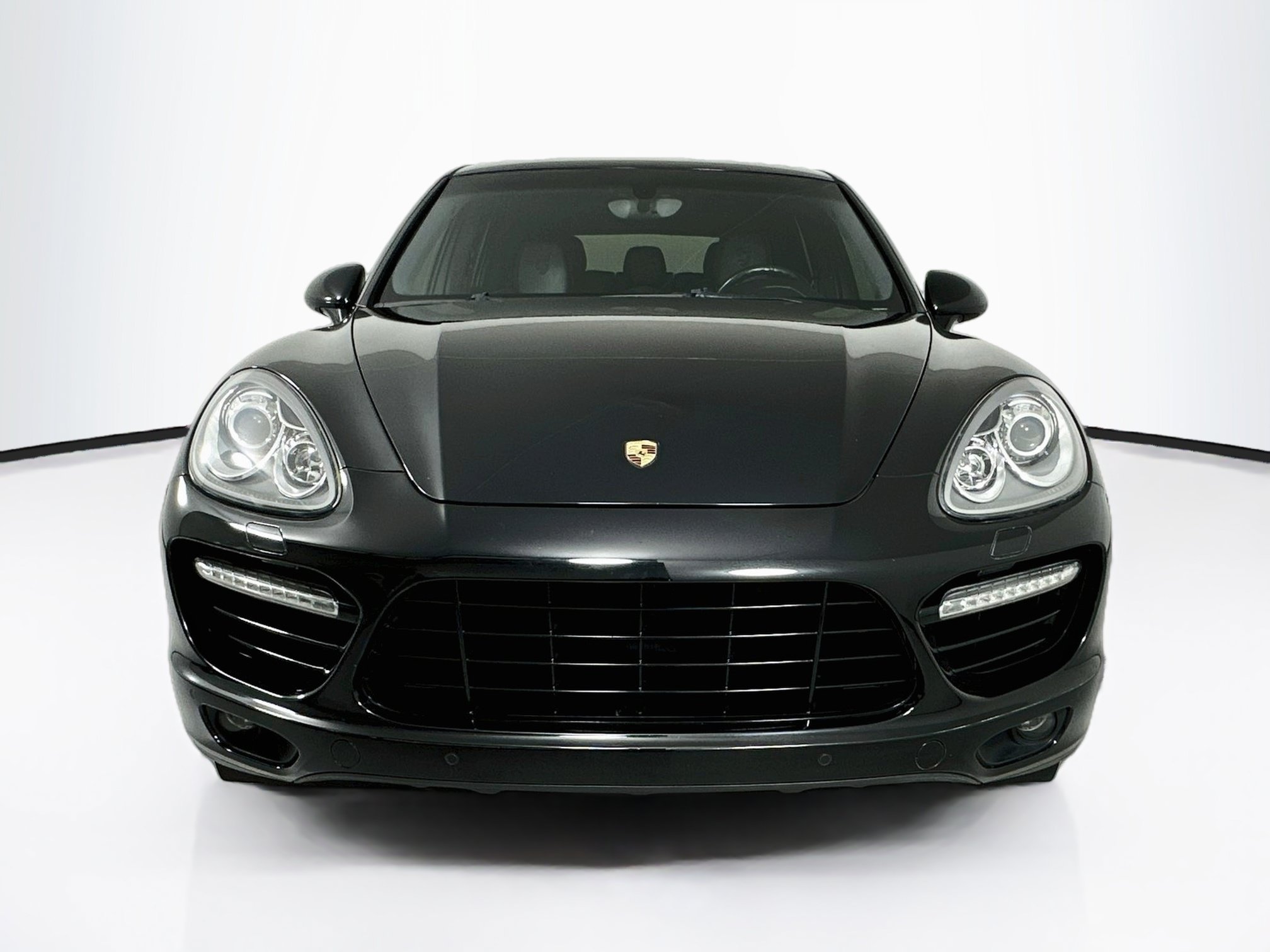 Used 2014 Porsche Cayenne Turbo S AWD/4WD image 3