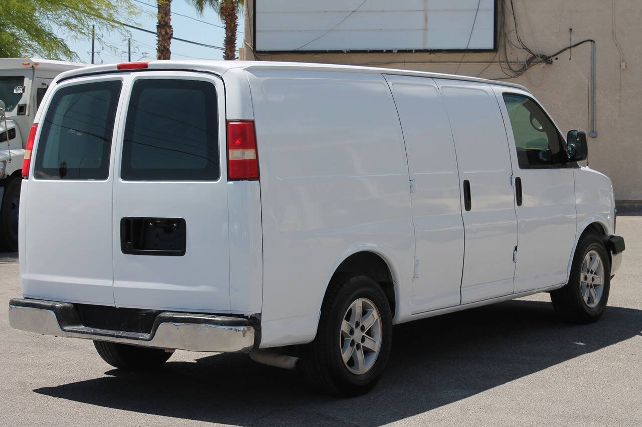 Used 2004 Chevrolet Express 1500 RWD image 8
