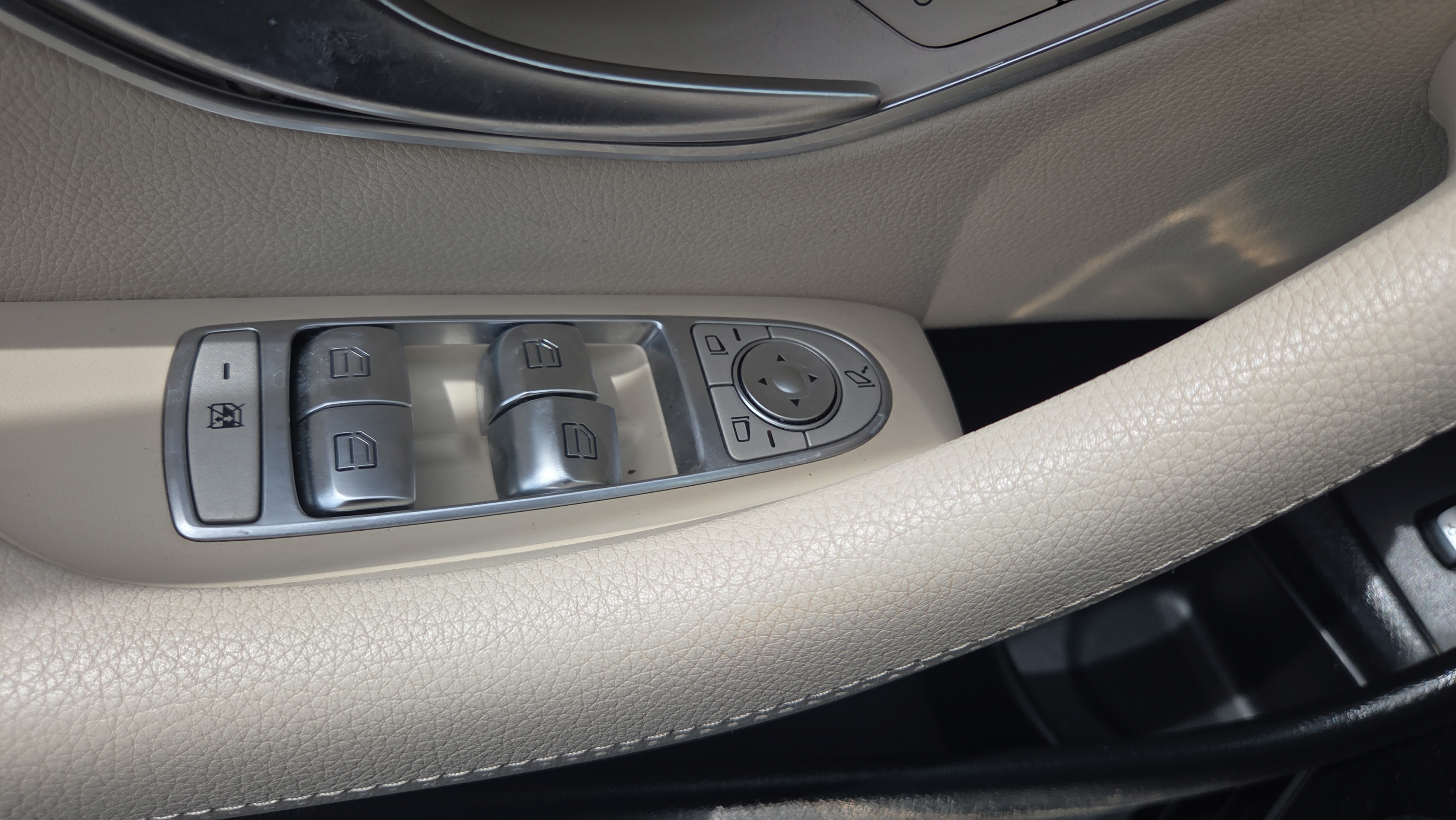 Used 2018 Mercedes-Benz E 300 image 32