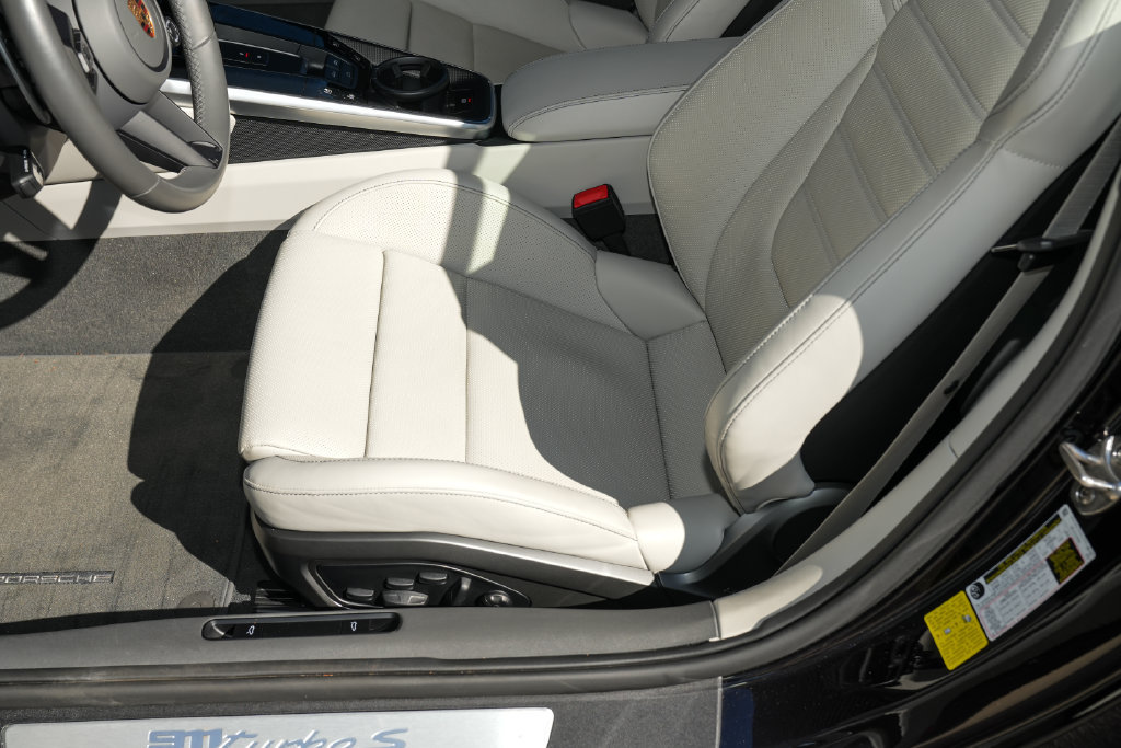Certified 2022 Porsche 911 Turbo S AWD/4WD image 21