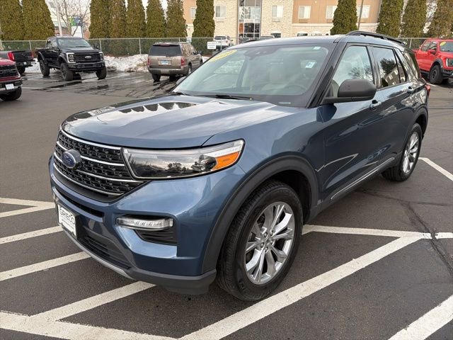 Used 2020 Ford Explorer XLT w/ Equipment Group 202A image 3