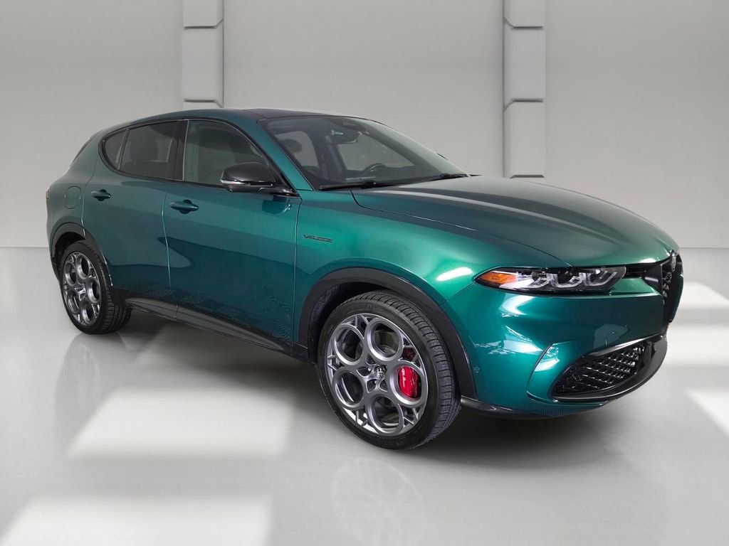 Used 2024 Alfa Romeo Tonale Veloce AWD/4WD image 2