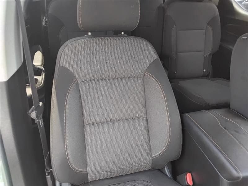 Used 2020 Chevrolet Traverse LT image 11