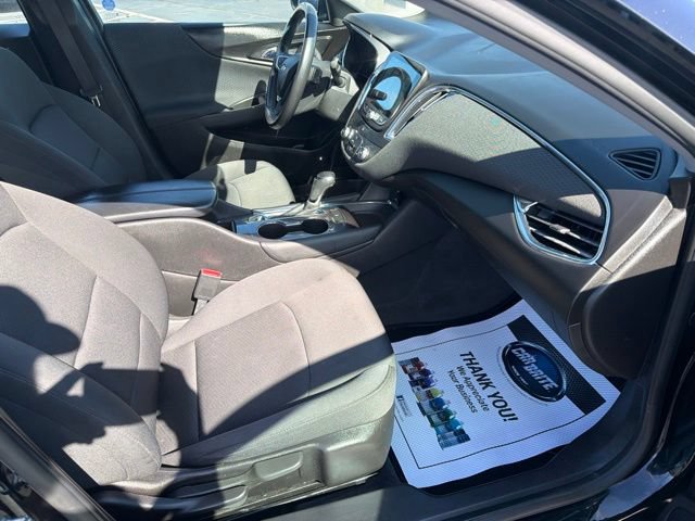 Used 2018 Chevrolet Malibu LT FWD image 35