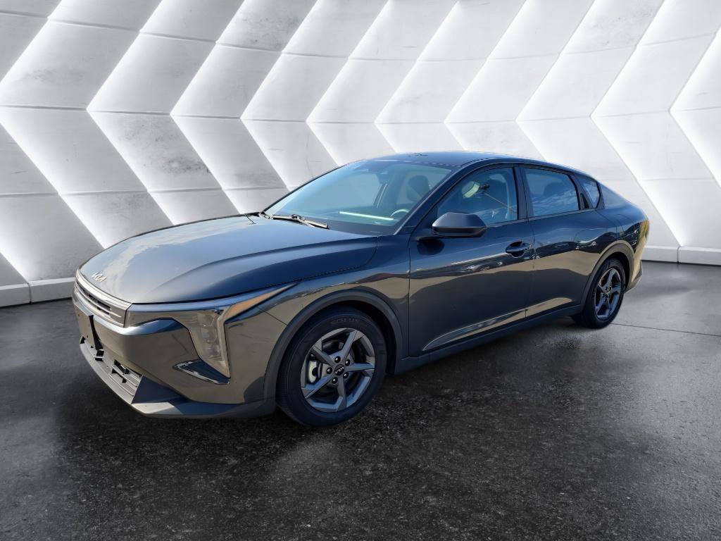 Used 2025 Kia K4 FWD image 1