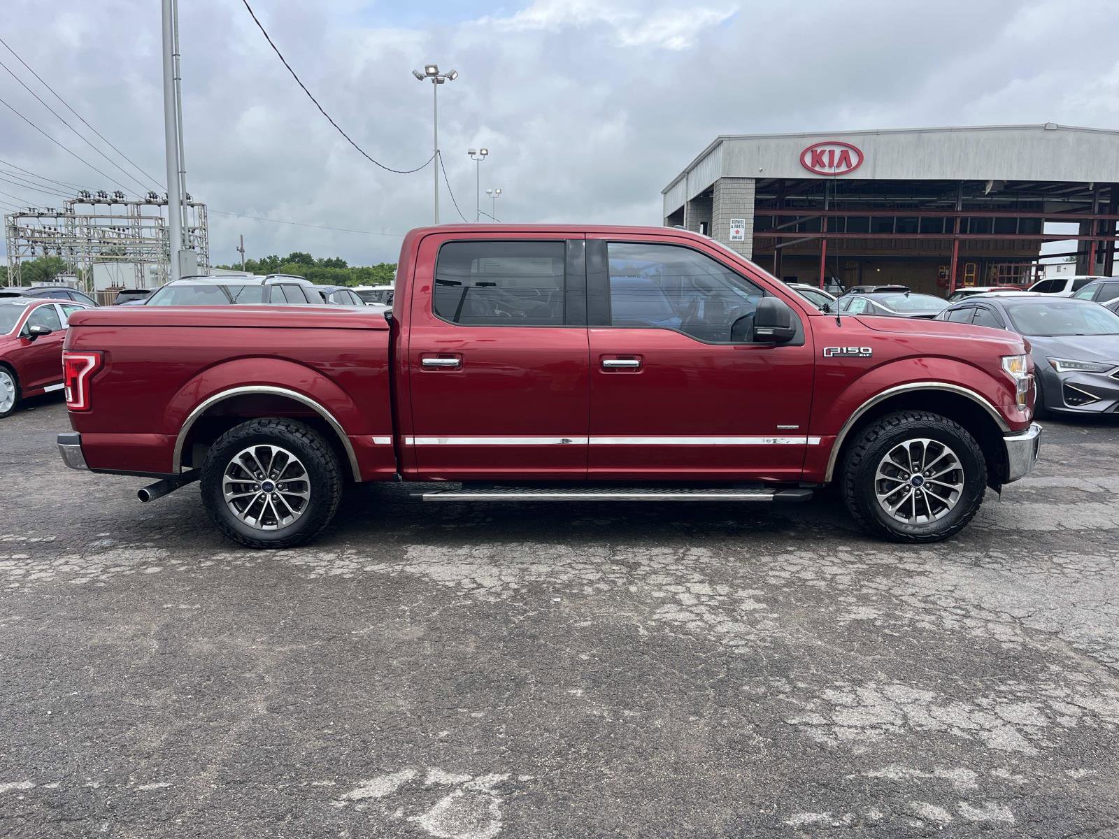 Used 2015 Ford F150 XLT w/ Equipment Group 302A Luxury RWD image 8