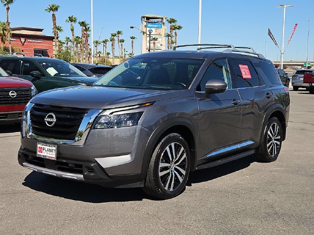 Certified 2025 Nissan Pathfinder Platinum w/ Cargo Package FWD image 2