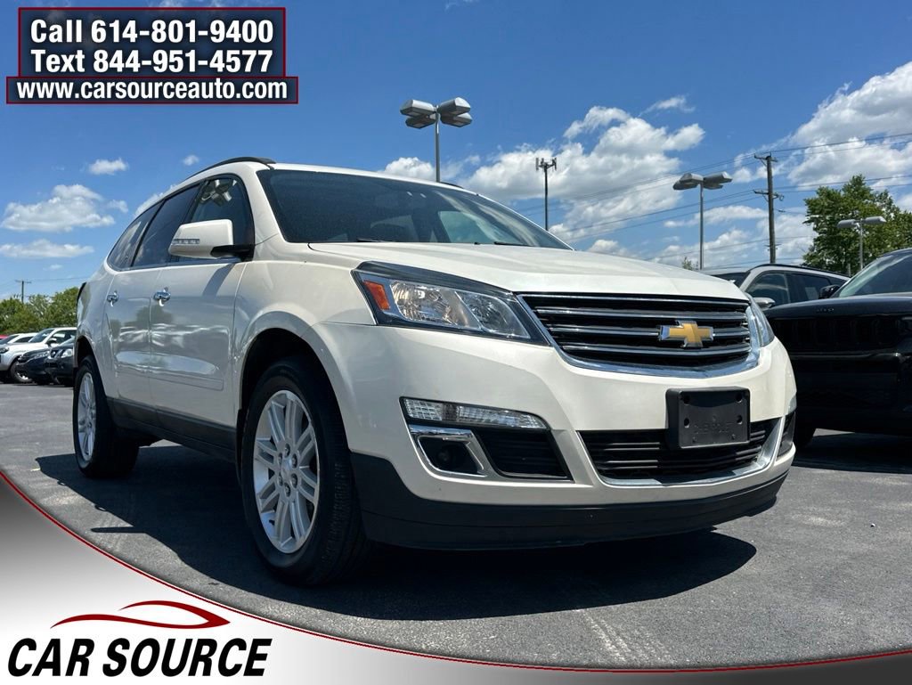 Used 2015 Chevrolet Traverse LT w/ Style and Technology Package FWD image 3