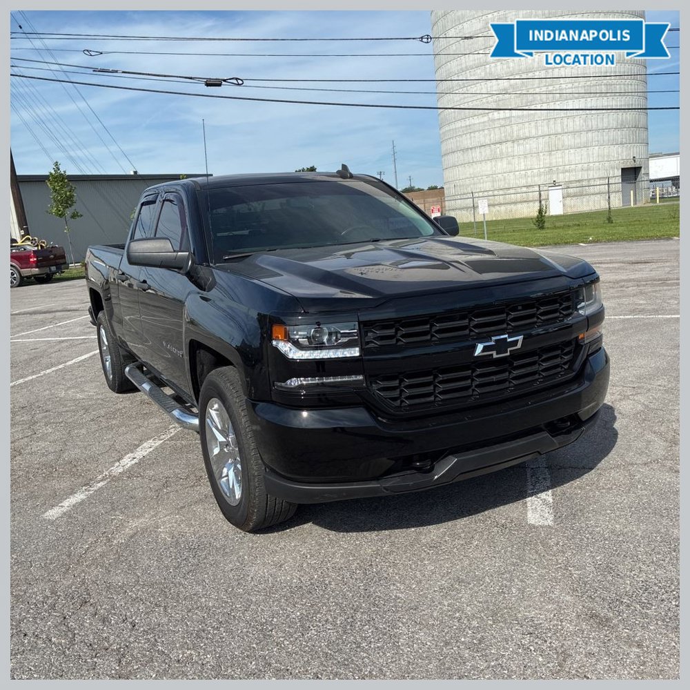 Used 2018 Chevrolet Silverado 1500 Custom w/ Custom Value Package AWD/4WD image 1
