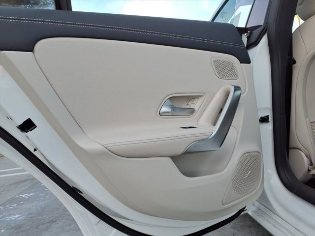 Used 2025 Mercedes-Benz CLA 250 image 15