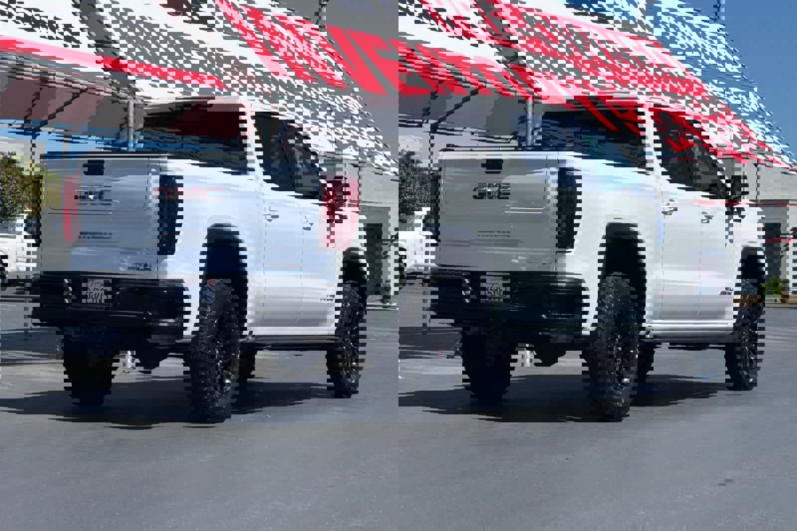 Used 2023 GMC Sierra 1500 AT4X image 2