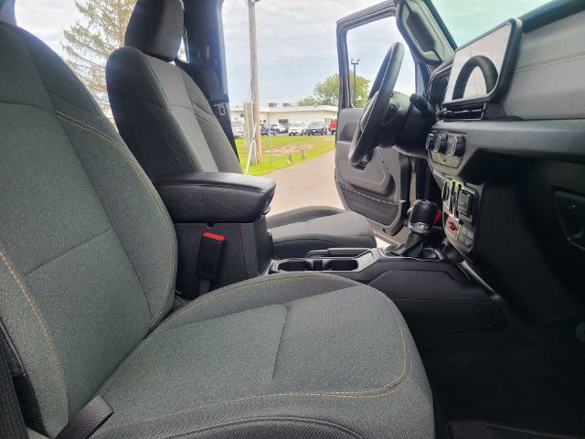 Used 2024 Jeep Wrangler Unlimited AWD/4WD image 21