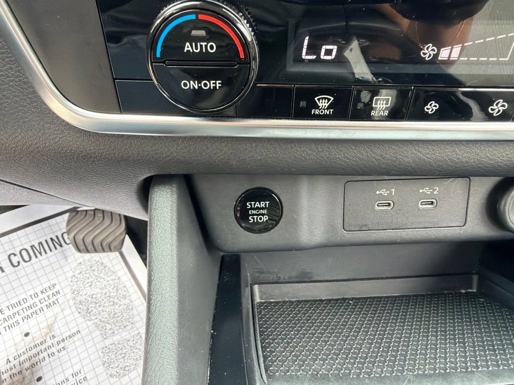Used 2025 Nissan Rogue SV AWD/4WD image 30