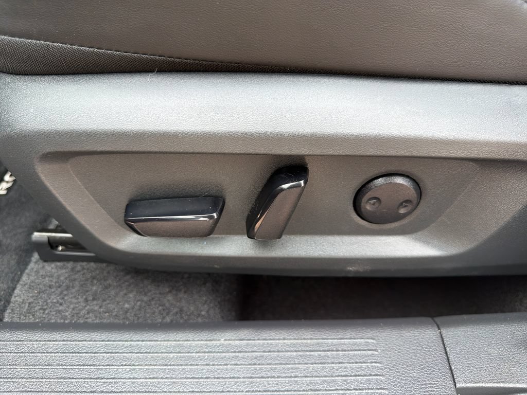 Used 2026 Nissan Rogue Dark Armor FWD image 26