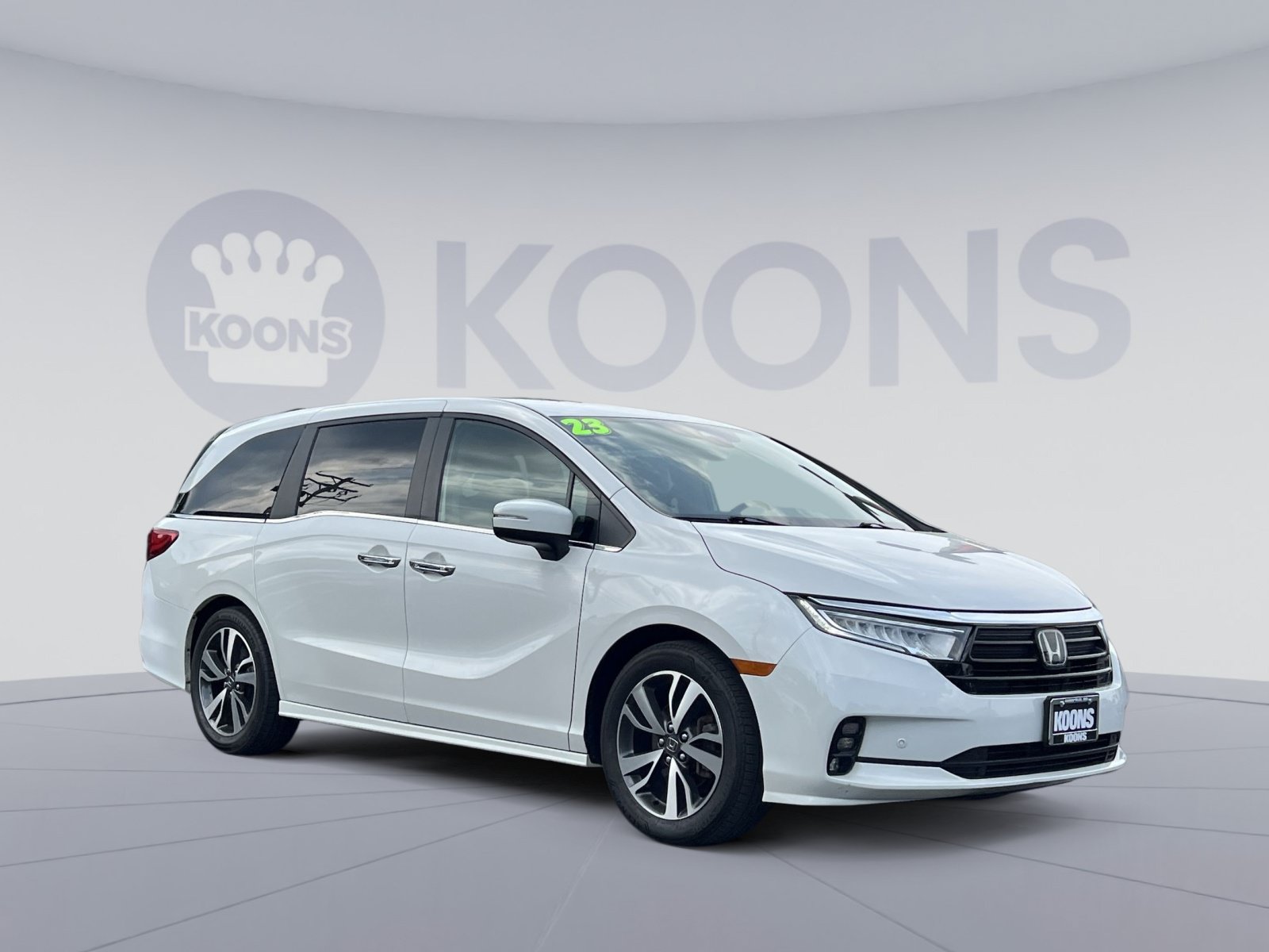 Used 2023 Honda Odyssey Touring image 2