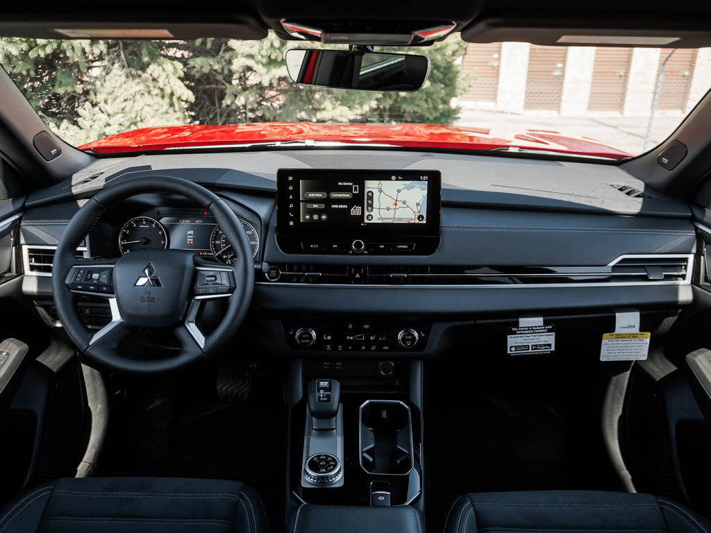 New 2026 Mitsubishi Outlander LE AWD/4WD image 12