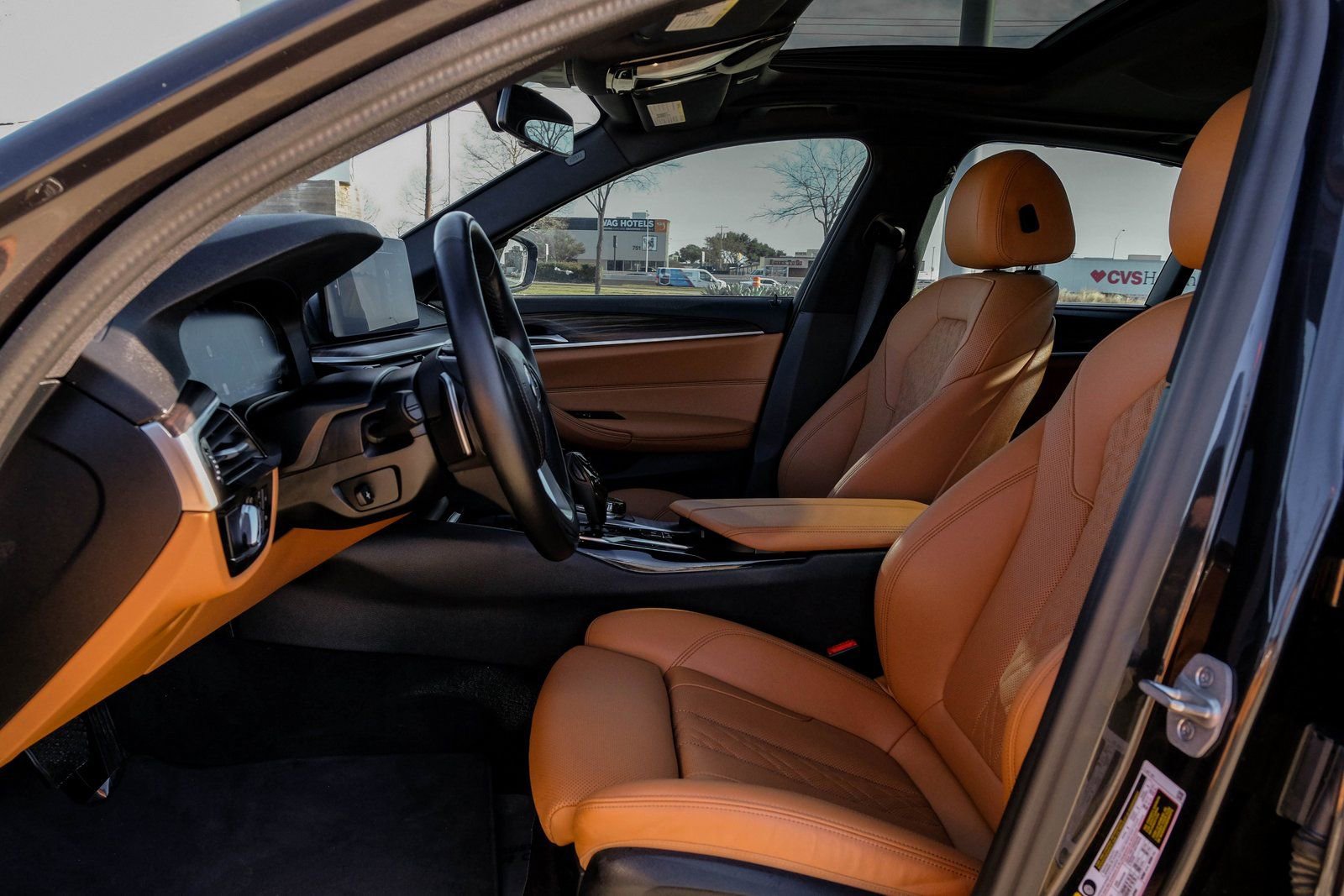 Used 2023 BMW 530i xDrive w/ Executive Package image 7