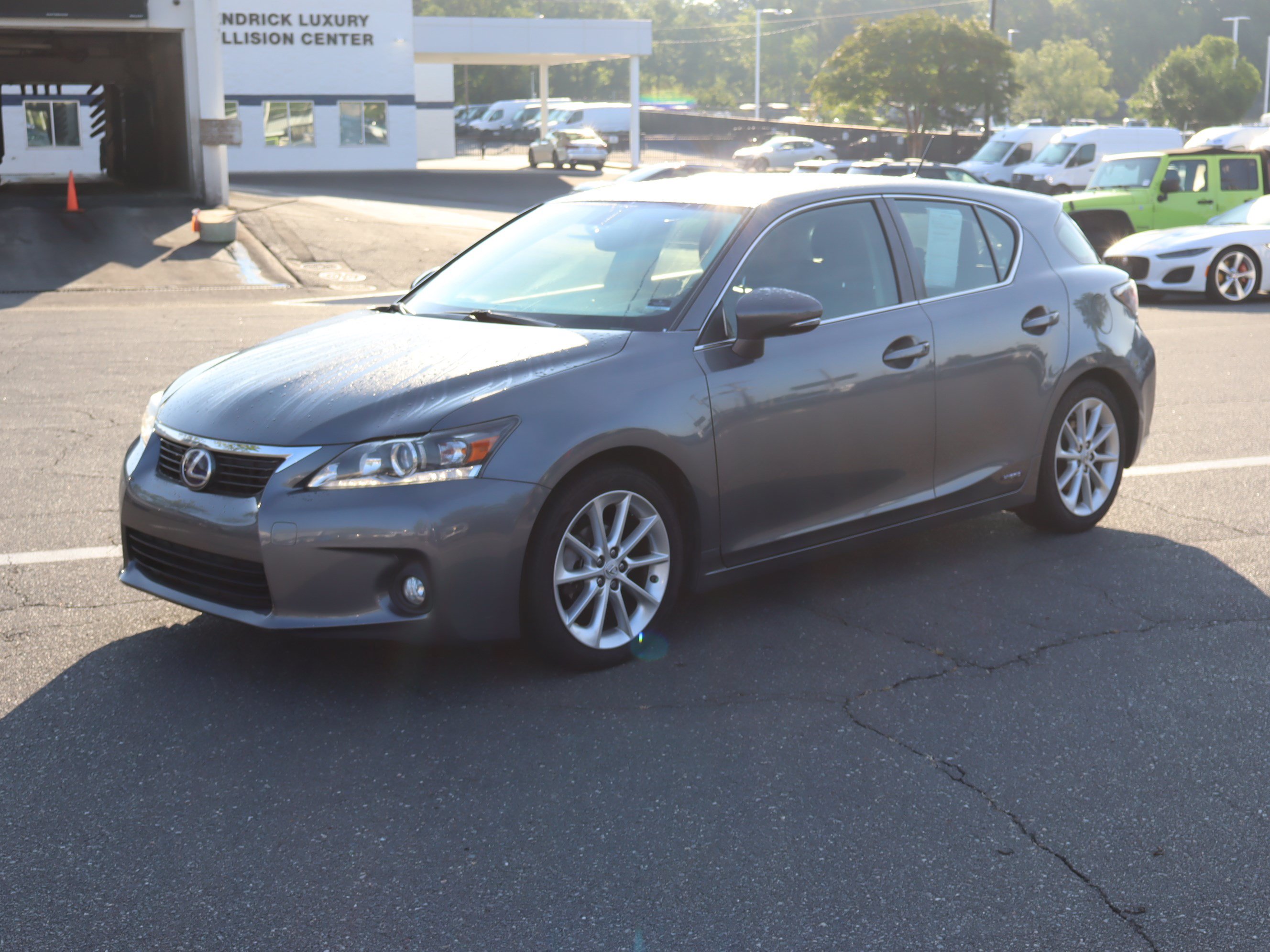 Used 2013 Lexus CT 200h w/ Premium Pkg w/Backup Camera FWD image 16
