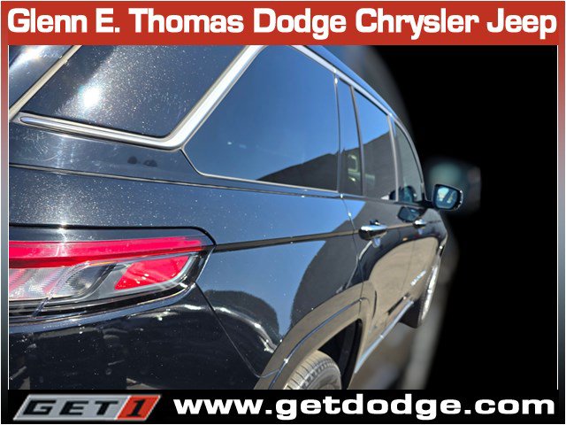 Certified 2023 Jeep Grand Cherokee Summit w/ Advanced Protech Group IV AWD/4WD image 12