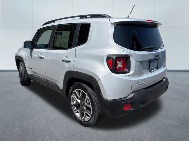 Used 2017 Jeep Renegade Latitude FWD image 2