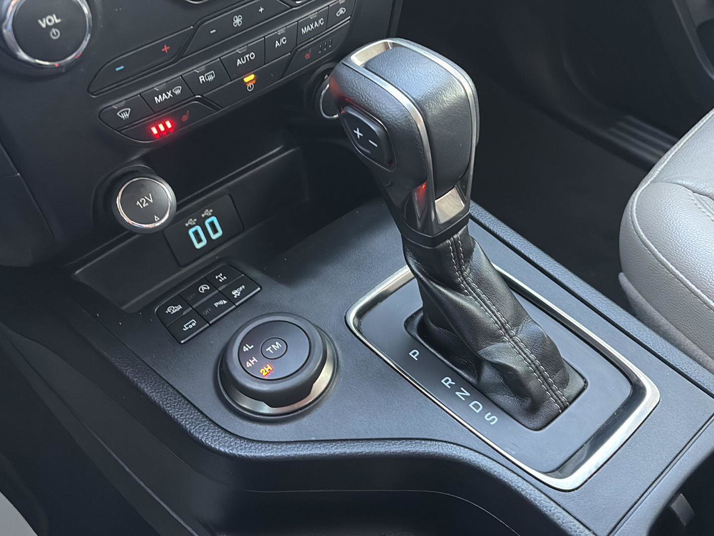 Used 2020 Ford Ranger Lariat w/ Equipment Group 501A Mid image 23