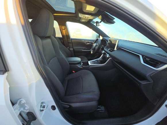 Used 2024 Toyota RAV4 SE w/ Convenience Package AWD/4WD image 10