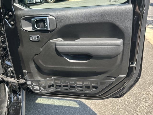 Certified 2025 Jeep Gladiator Rubicon w/ Safety Group AWD/4WD image 16