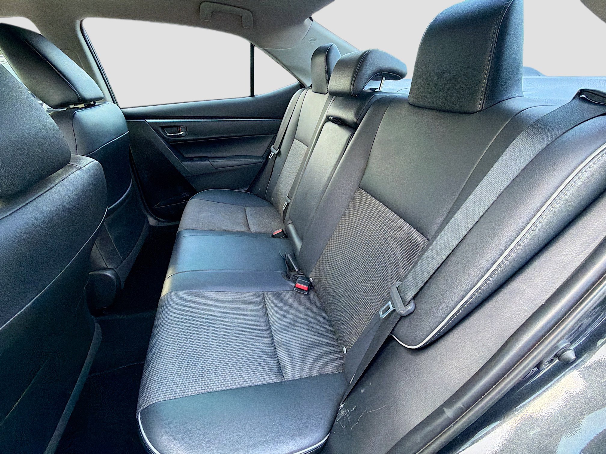 Used 2015 Toyota Corolla S image 19