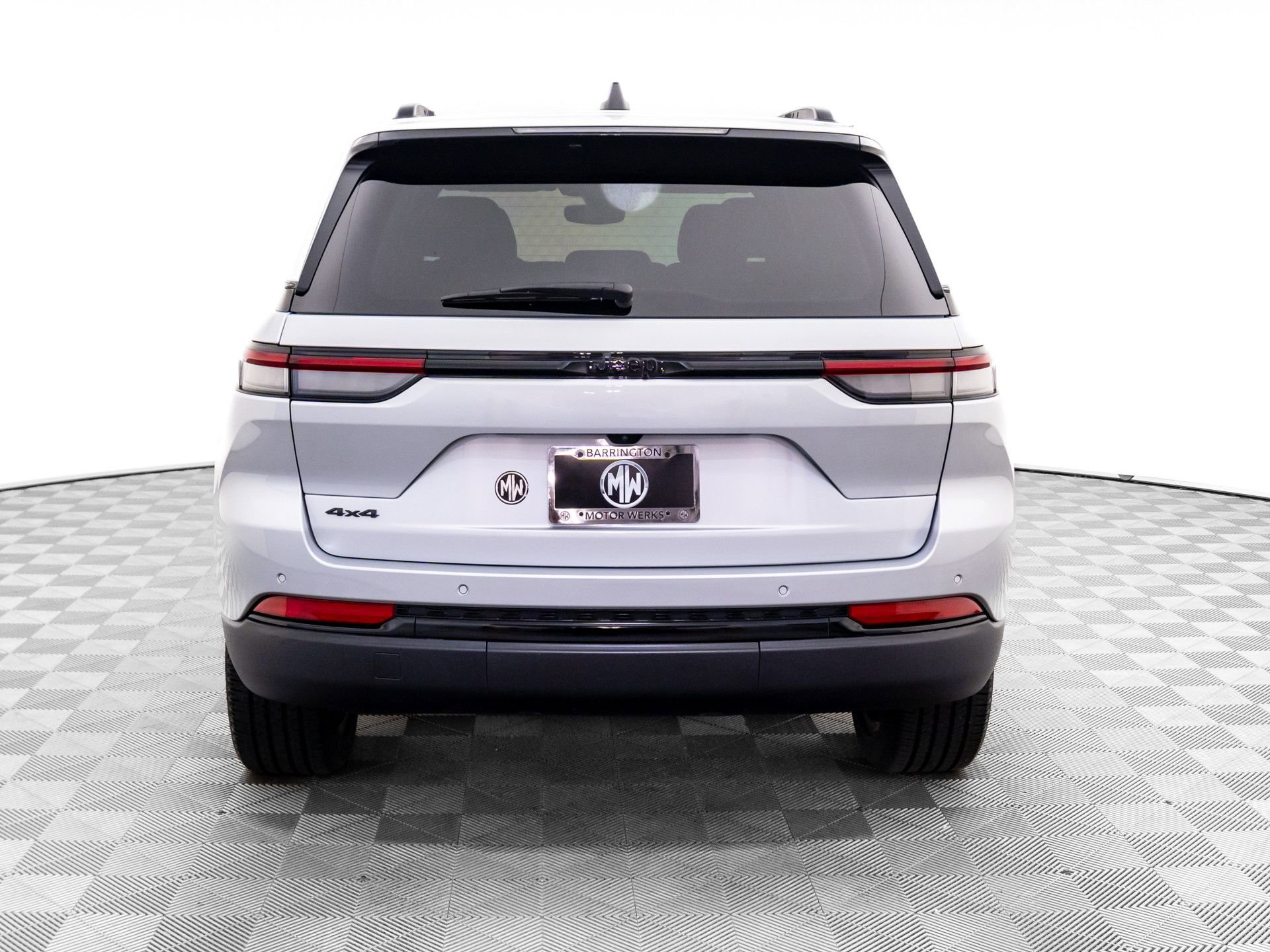 Used 2024 Jeep Grand Cherokee Altitude image 5