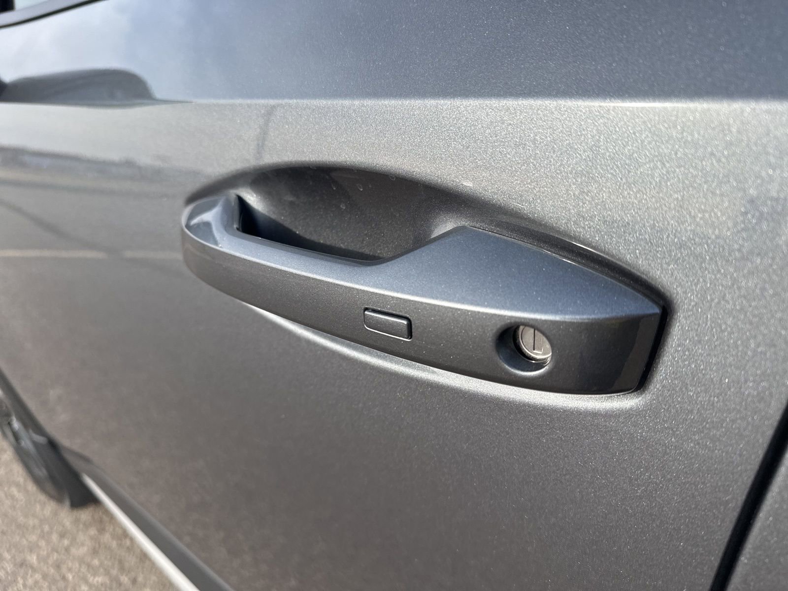 Used 2025 Nissan Kicks SV image 10