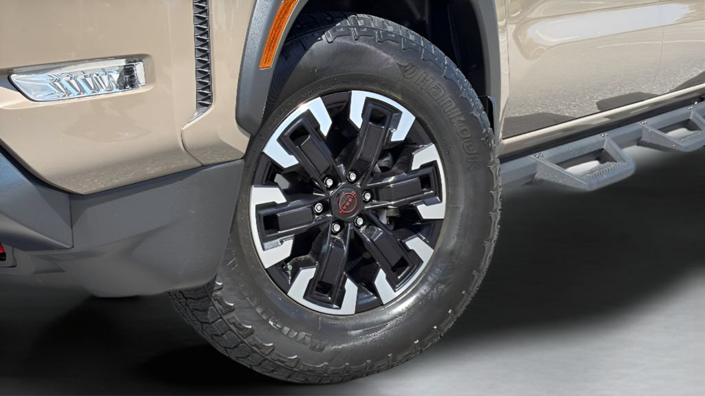 Used 2022 Nissan Frontier Pro-X RWD image 26