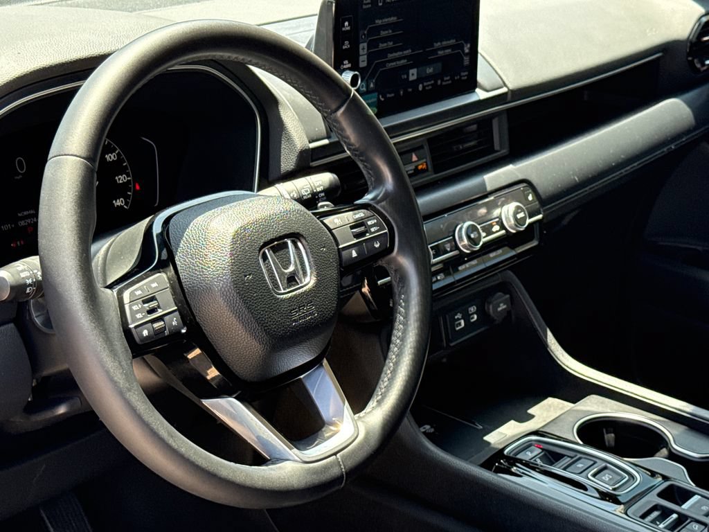 Used 2023 Honda Pilot Touring image 19