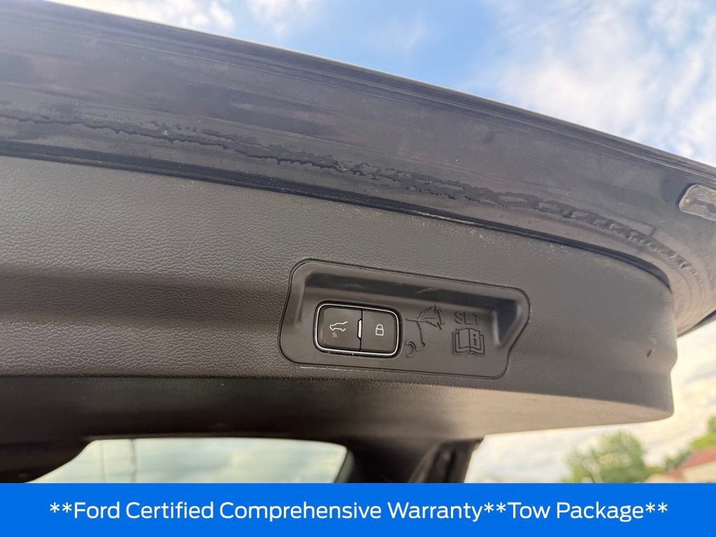 Used 2020 Ford Explorer XLT w/ Equipment Group 202A AWD/4WD image 12