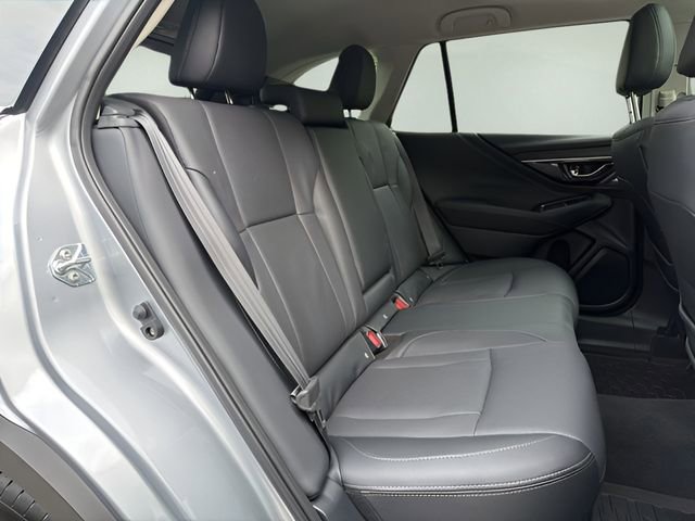 Used 2025 Subaru Outback Limited AWD/4WD image 33
