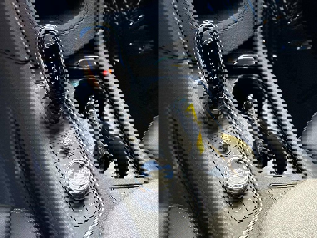 New 2025 Cadillac XT6 Luxury image 23