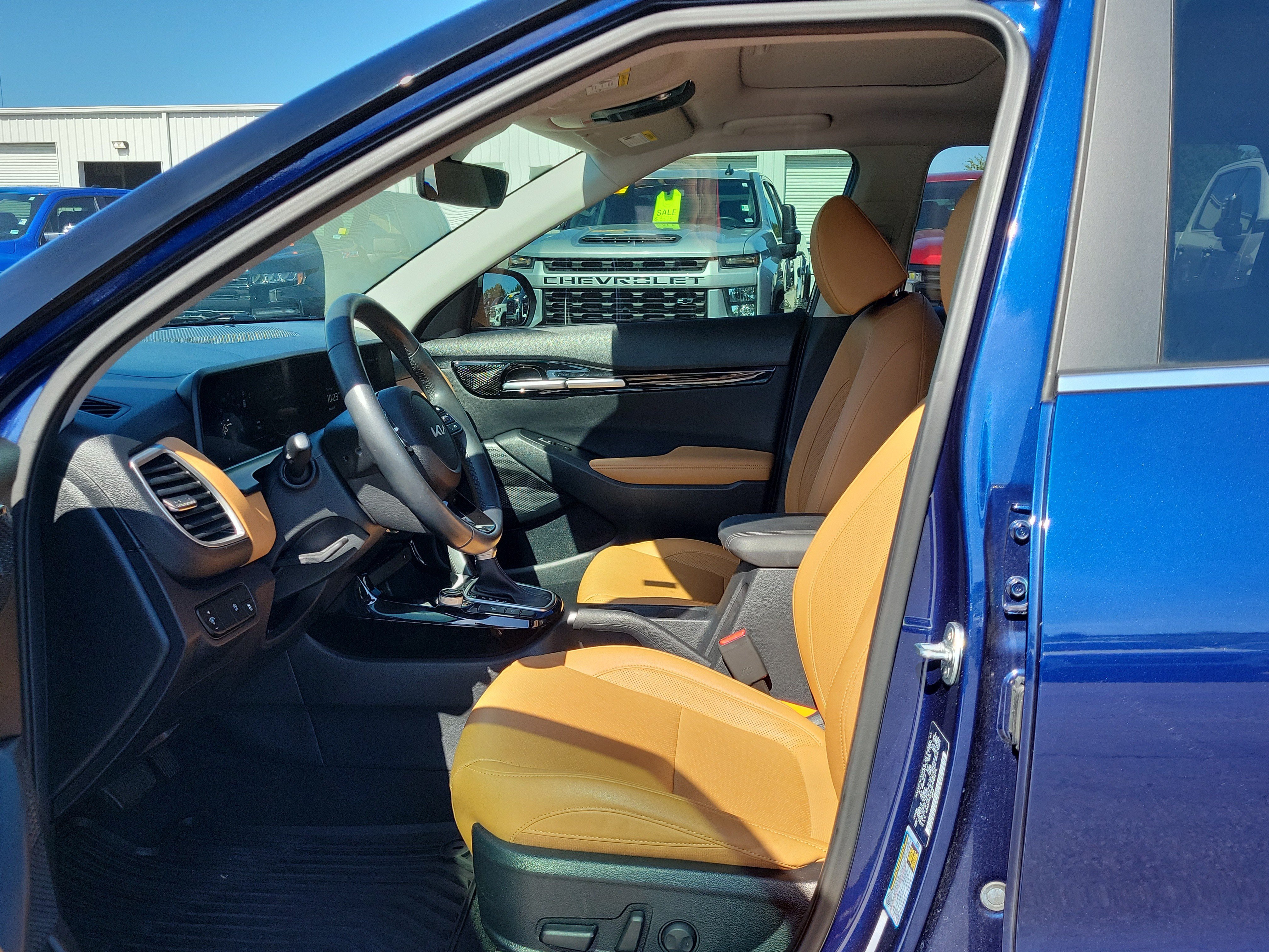 Used 2025 Kia Seltos EX w/ EX Sunroof Package FWD image 21