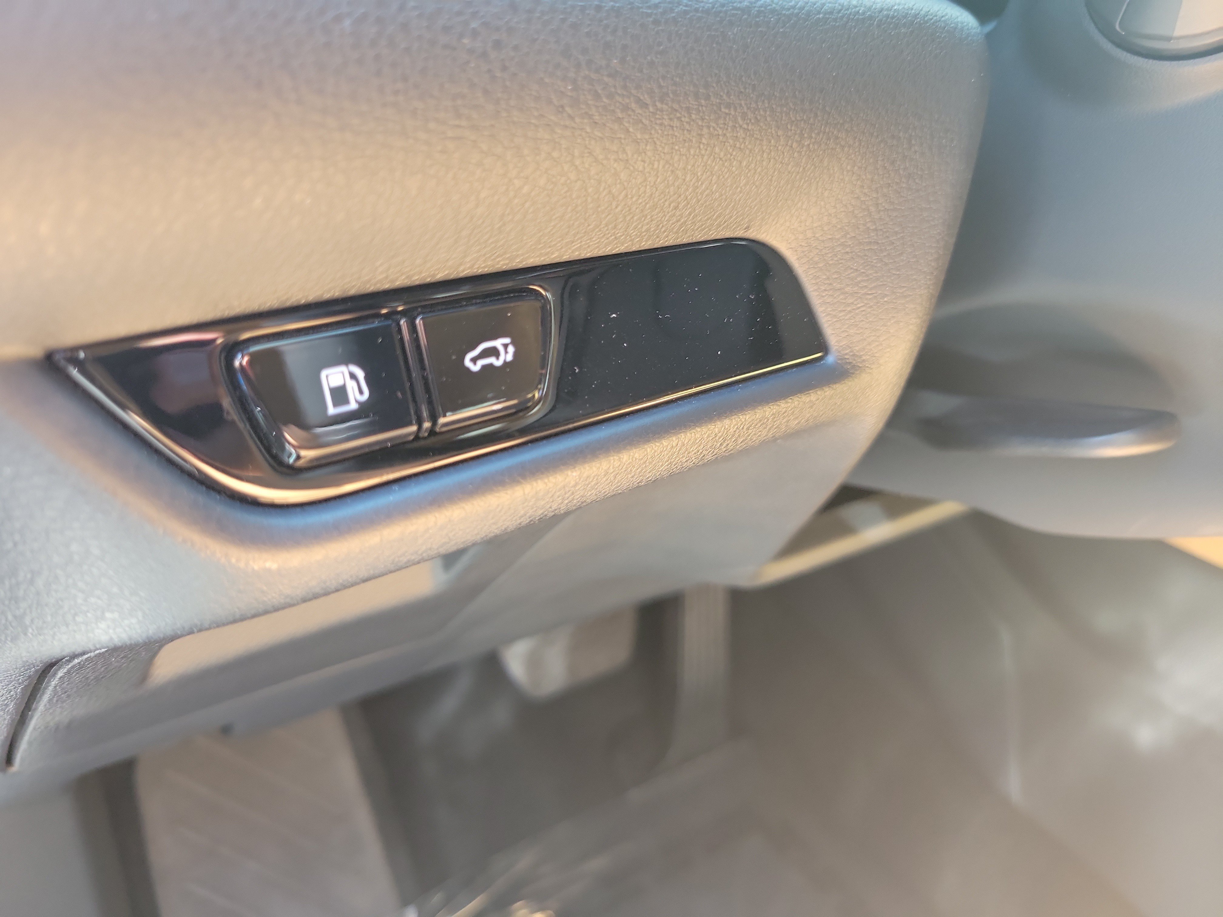 Used 2025 Lexus NX 250 FWD w/ Accessory Package (K3) image 24