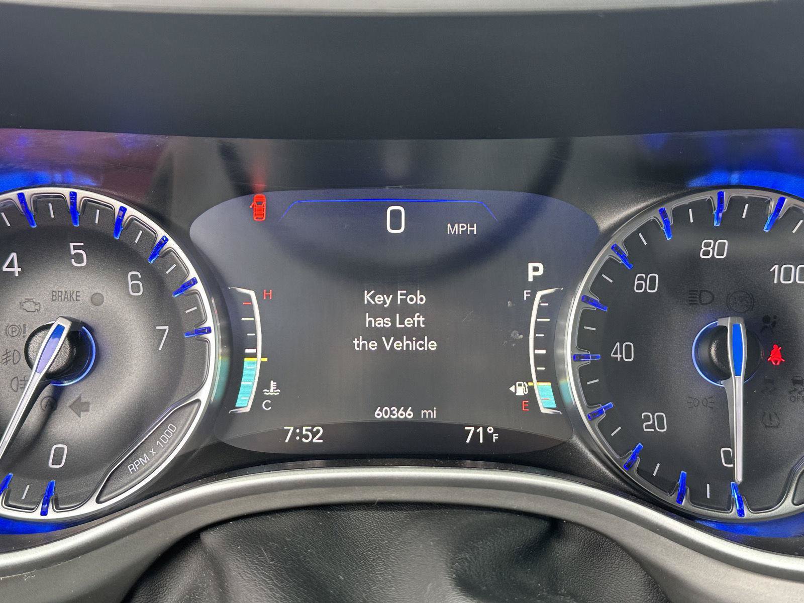 Used 2025 Chrysler Pacifica Select FWD image 29