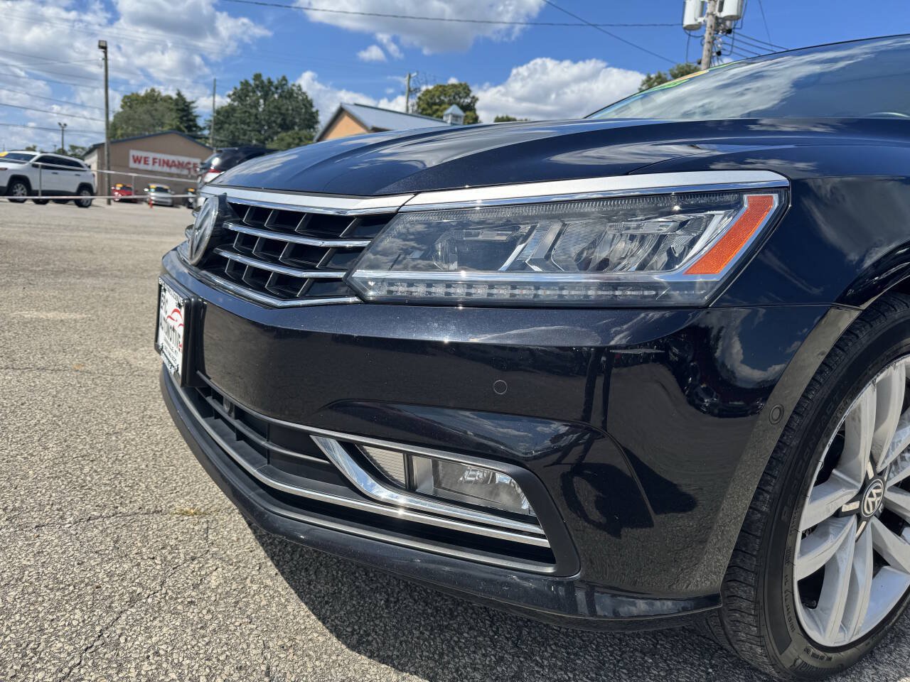 Used 2017 Volkswagen Passat 1.8T SEL Premium FWD image 9