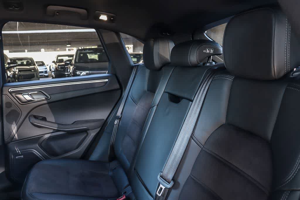 Used 2024 Porsche Macan GTS AWD/4WD image 17