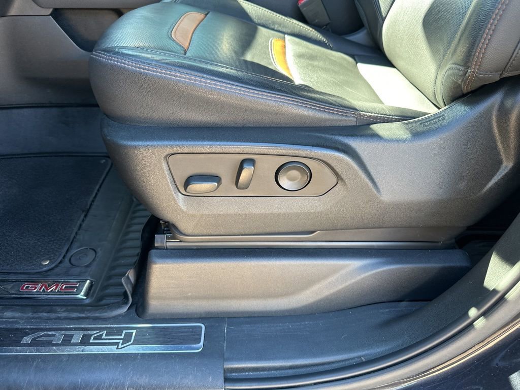 Used 2022 GMC Sierra 1500 AT4 w/ AT4 Premium Package image 11