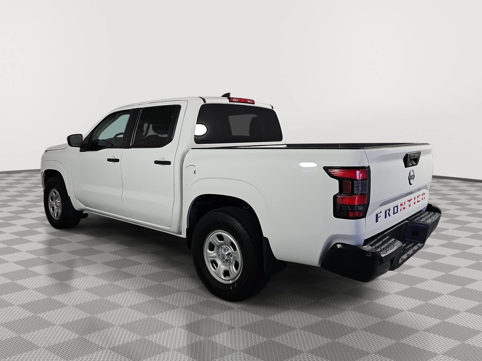 Used 2022 Nissan Frontier S RWD image 6
