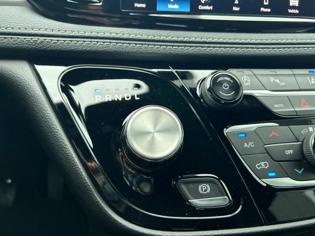 New 2027 Chrysler Pacifica Select FWD image 26