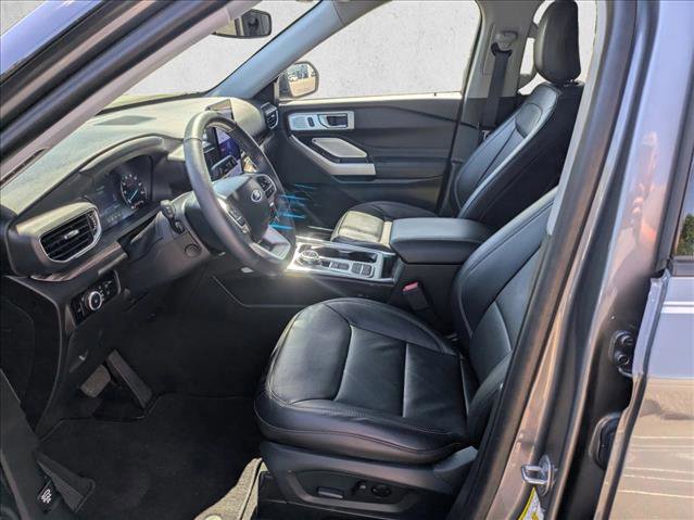 Used 2023 Ford Explorer Limited w/ Limited Technology Package RWD image 13