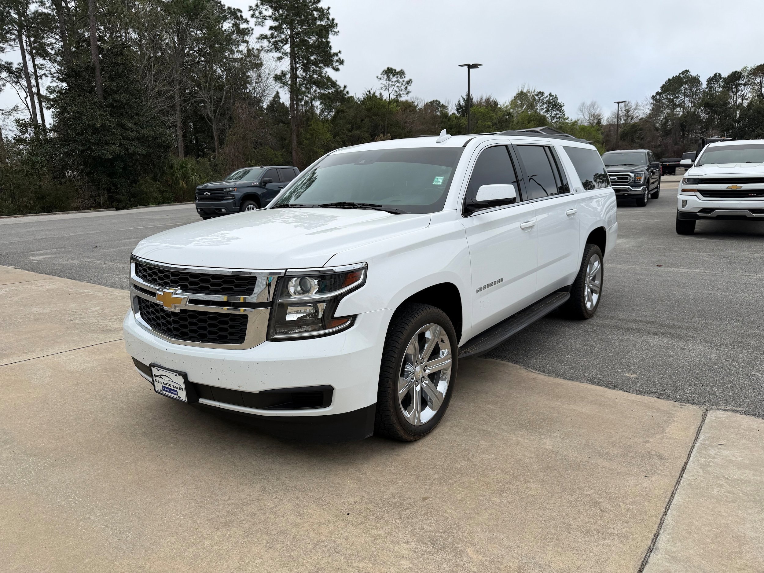 Used 2019 Chevrolet Suburban LT AWD/4WD image 1
