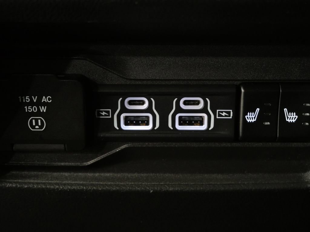 Used 2024 Jeep Grand Cherokee Limited w/ Luxury Tech Group II image 26