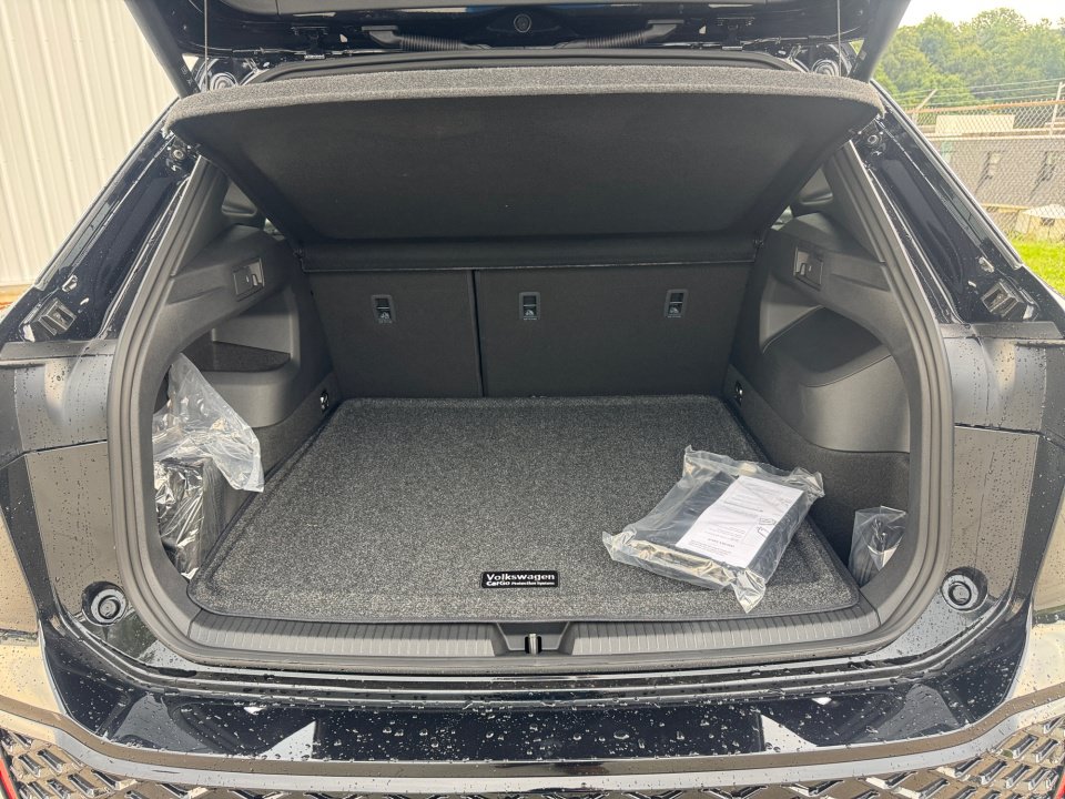 New 2026 Volkswagen Tiguan SEL R-Line AWD/4WD image 15
