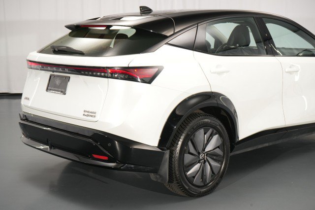 Used 2023 Nissan Ariya AWD image 12